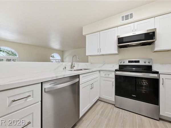 9325 W Desert Inn Road, Unit 151, Las Vegas, NV 89117