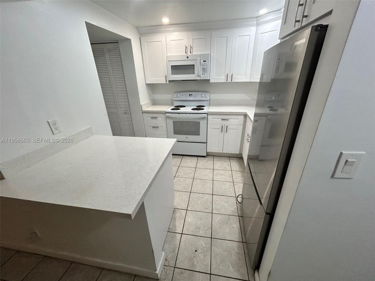 815 SW 30th St, Unit J, Fort Lauderdale, FL 33315 Photo