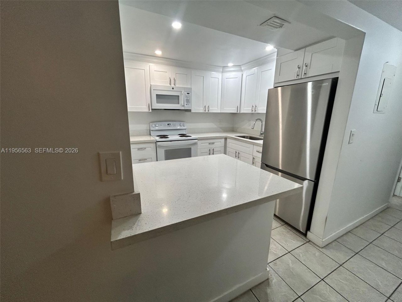 815 SW 30th St, Unit J, Fort Lauderdale, FL 33315 Photo