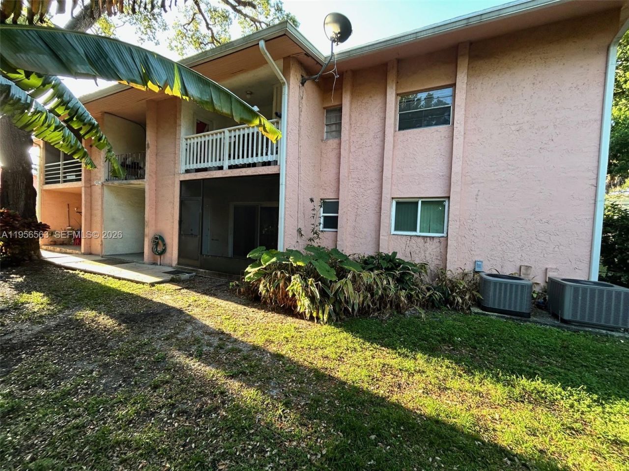 815 SW 30th St, Unit J, Fort Lauderdale, FL 33315 Photo