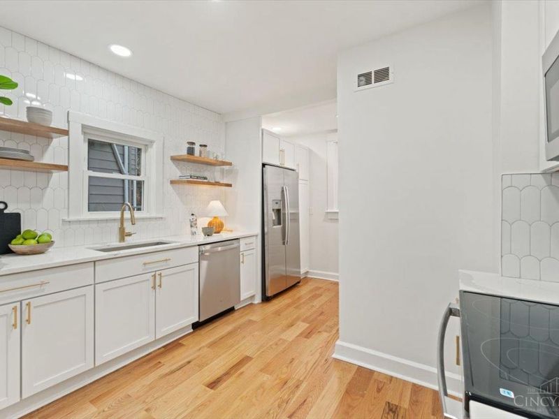 1942 Hewitt Avenue, Cincinnati, OH 45207 Photo 11