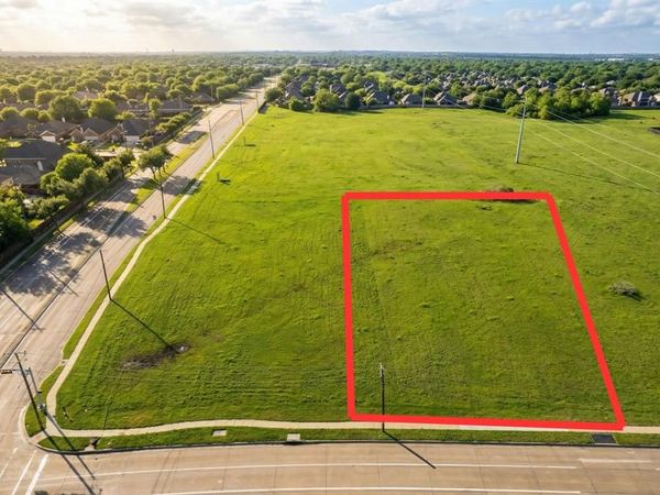 908 Polo Road, Grand Prairie, TX 75052