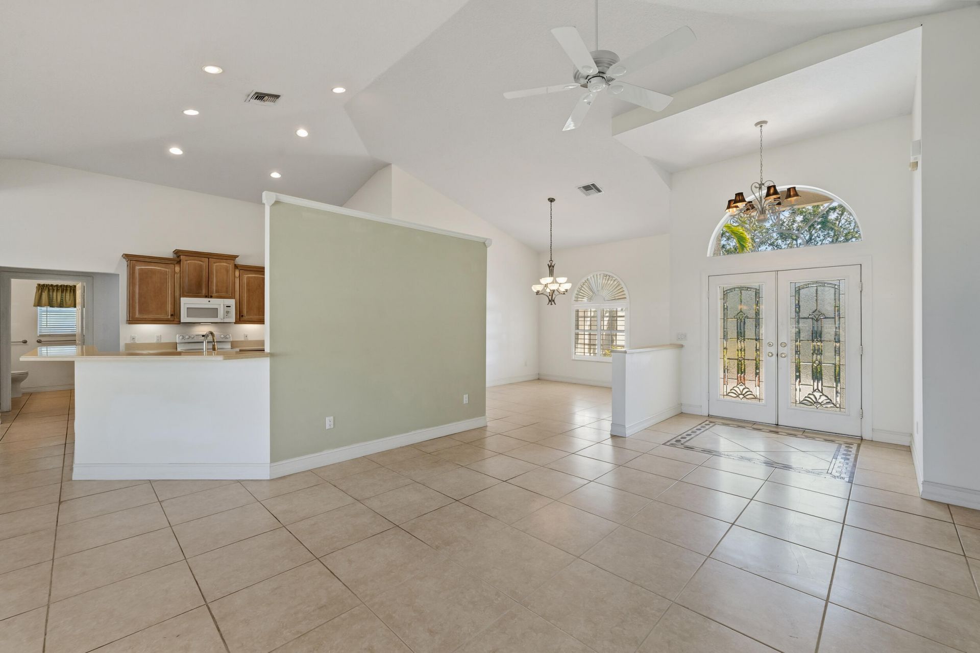 1112 SE Strathmore Drive, Port Saint Lucie, FL 34952 Photo