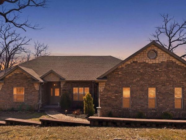 24 Lands End, Kimberling City, MO 65686