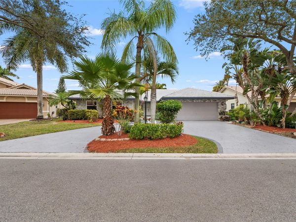 5321 NW 89th Dr, Coral Springs, FL 33067