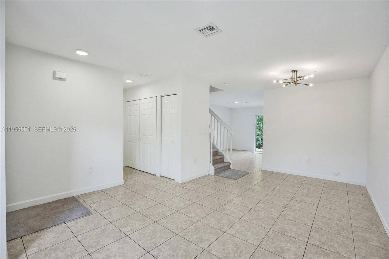 5409 SW 41st St, Unit 5409, Pembroke Park, FL 33023 Photo