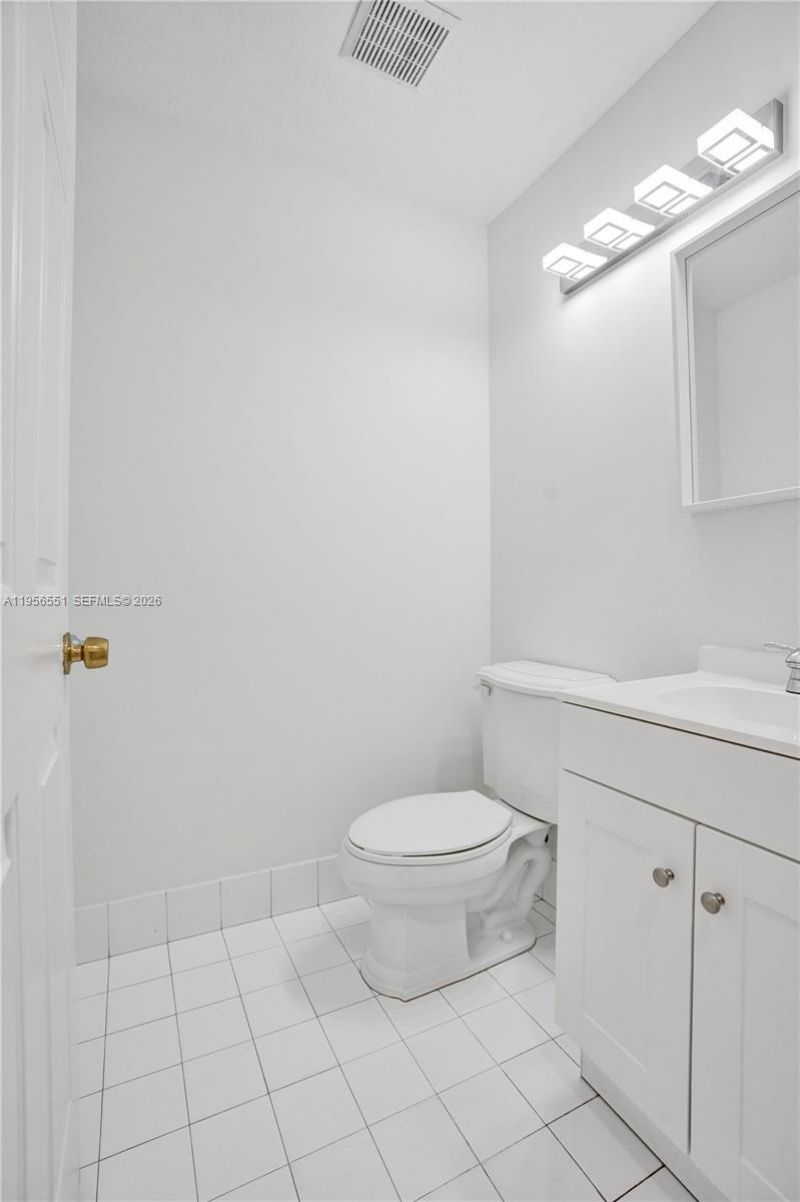 5409 SW 41st St, Unit 5409, Pembroke Park, FL 33023 Photo