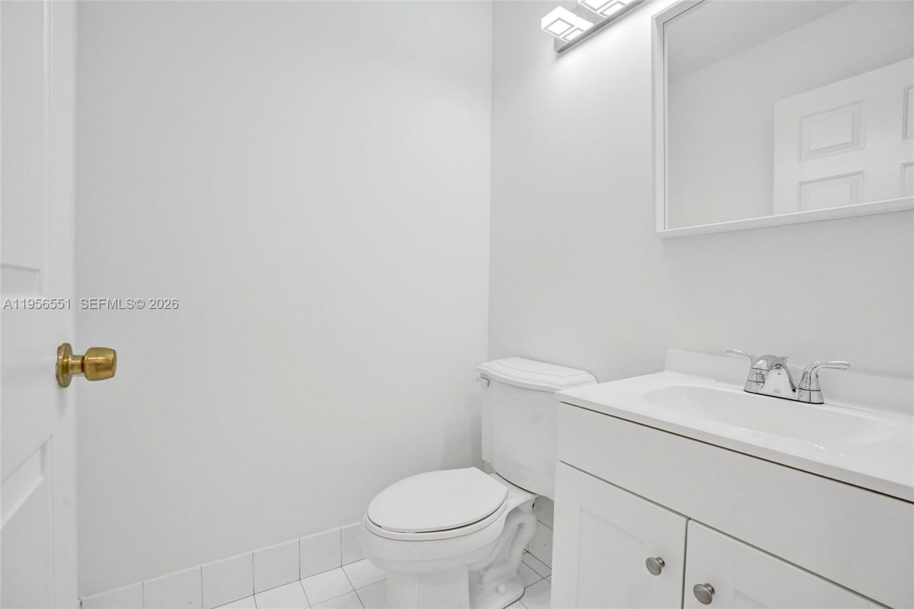 5409 SW 41st St, Unit 5409, Pembroke Park, FL 33023 Photo