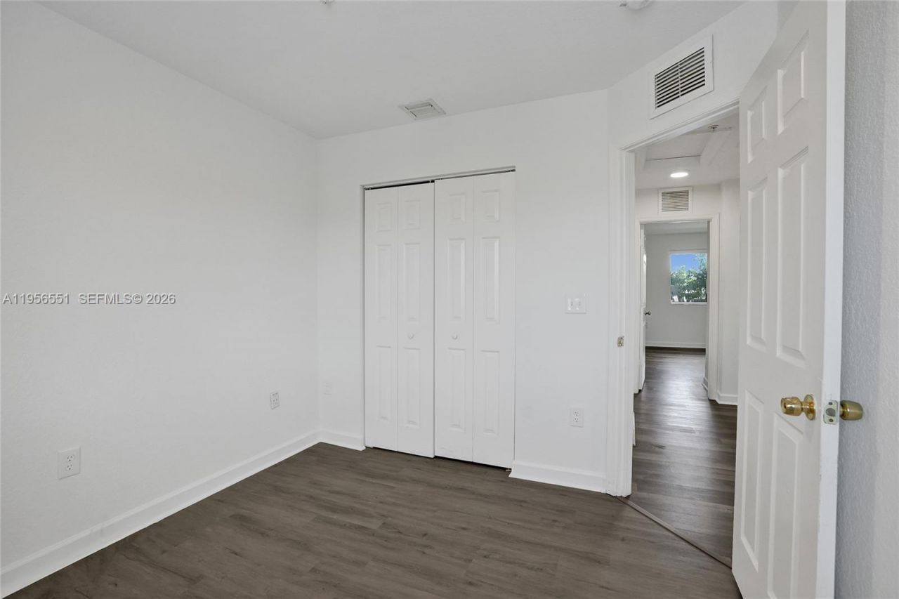 5409 SW 41st St, Unit 5409, Pembroke Park, FL 33023 Photo