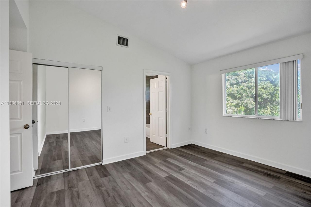 5409 SW 41st St, Unit 5409, Pembroke Park, FL 33023 Photo