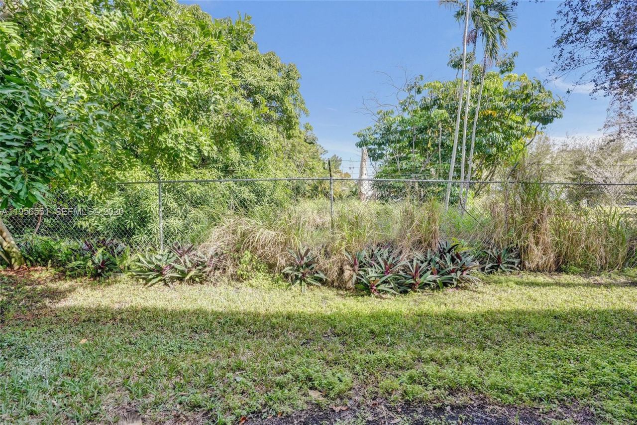 5409 SW 41st St, Unit 5409, Pembroke Park, FL 33023 Photo