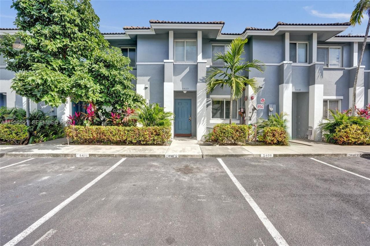 5409 SW 41st St, Unit 5409, Pembroke Park, FL 33023 Photo