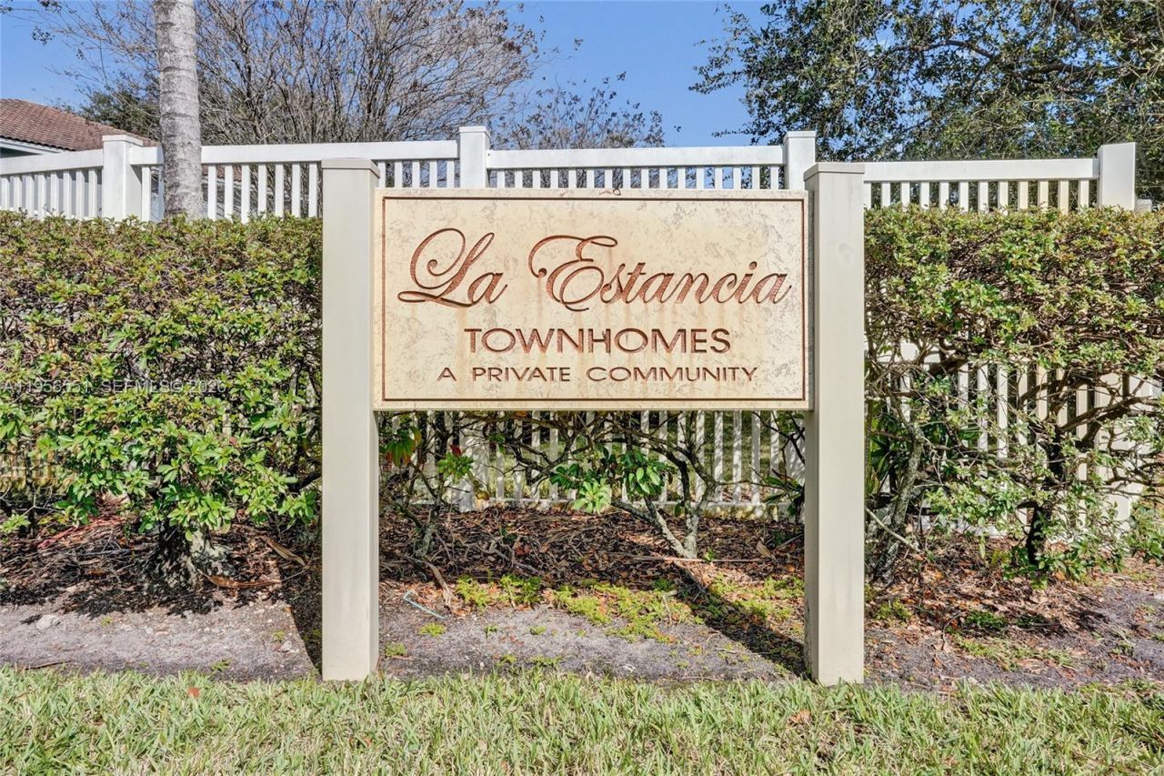 5409 SW 41st St, Unit 5409, Pembroke Park, FL 33023 Photo