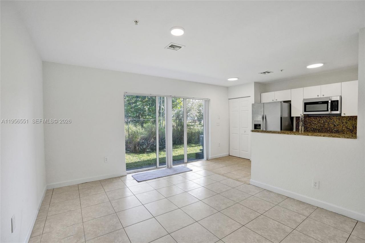 5409 SW 41st St, Unit 5409, Pembroke Park, FL 33023 Photo