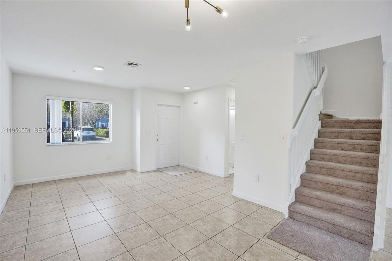 5409 SW 41st St, Unit 5409, Pembroke Park, FL 33023 Photo