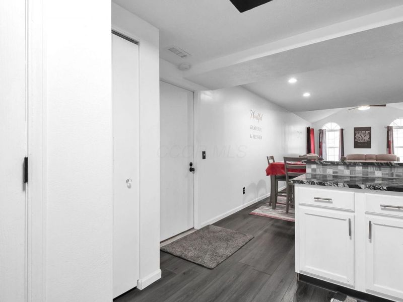 71 Villa Side Lane, Columbus, OH 43213 Photo 11