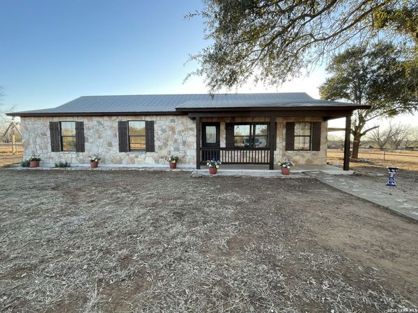 5431 STATE HIGHWAY 173, Devine, TX 78016
