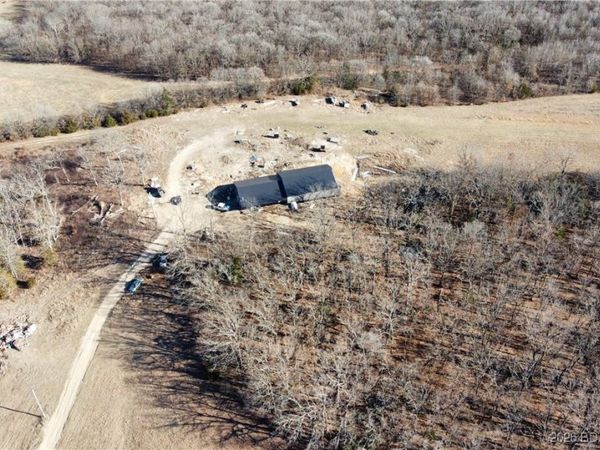 27710 Woodhaven Road , Edwards, MO 65326