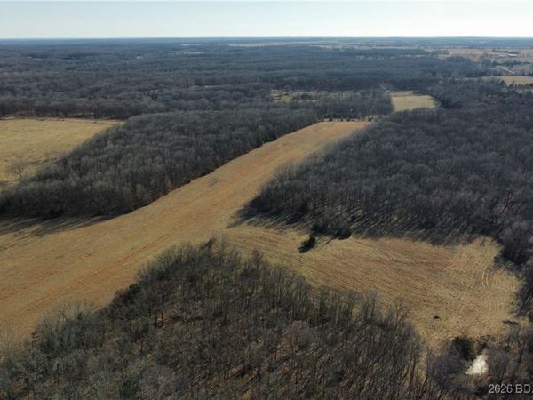 27710 Woodhaven Road , Edwards, MO 65326