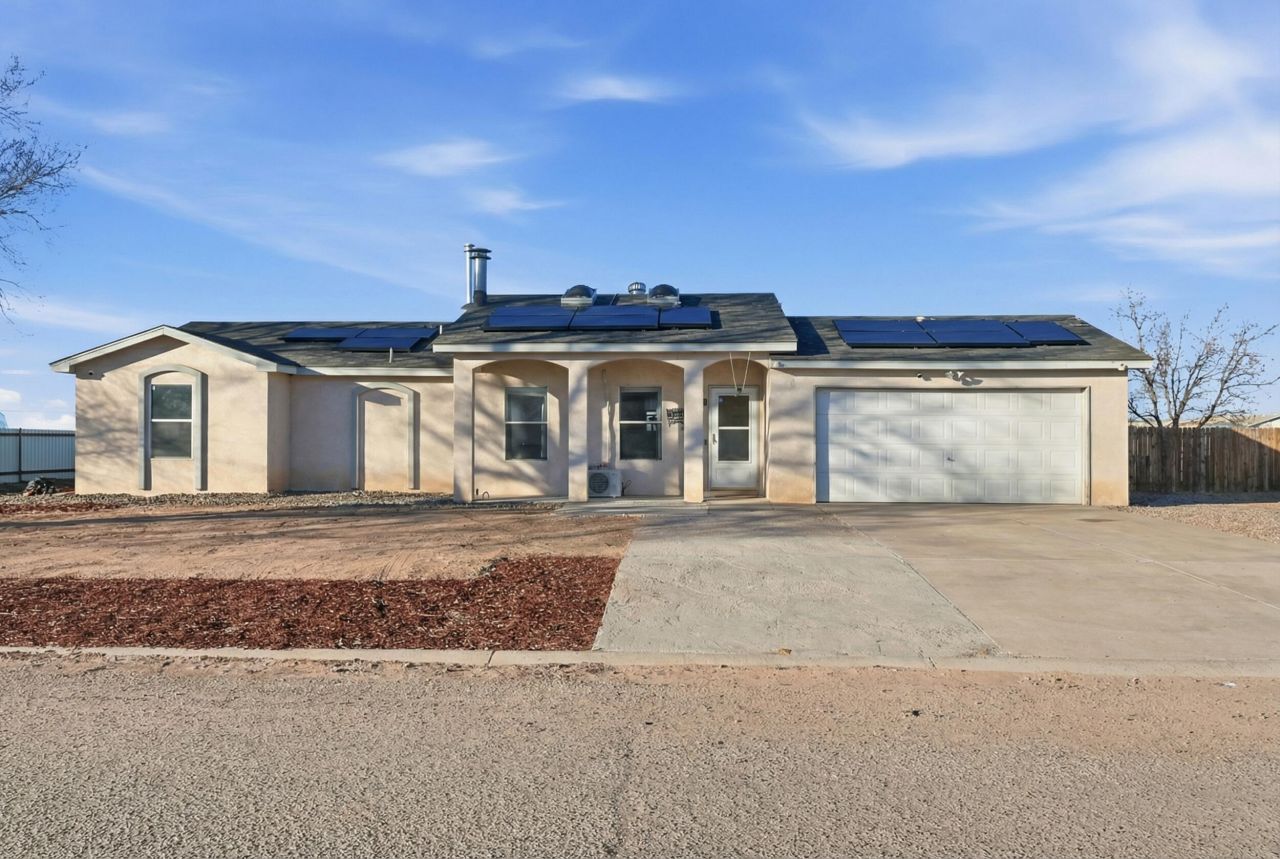 19 Owens Drive, Los Lunas, NM 87031 Main Photo