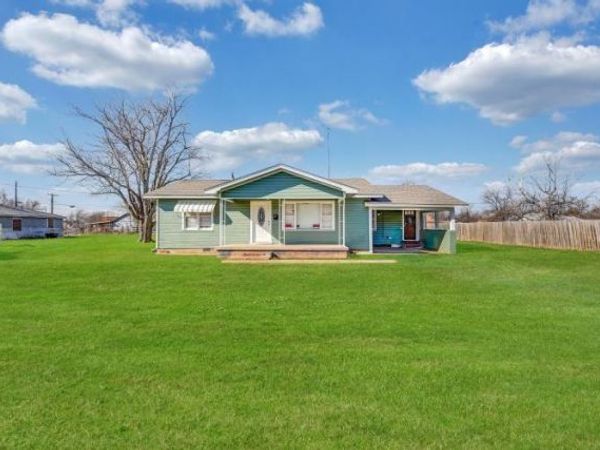 911 S 13th Street, Frederick, OK 73542