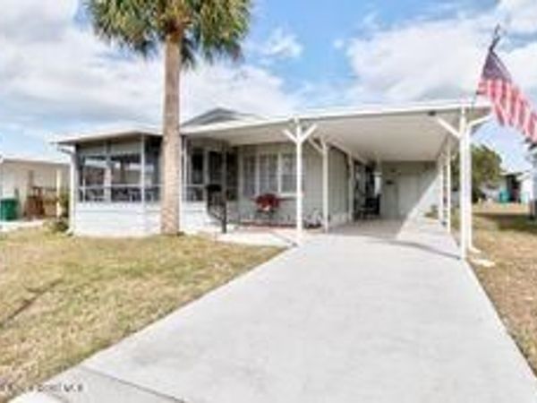 807 W Wren Circle W, Barefoot Bay, FL 32976