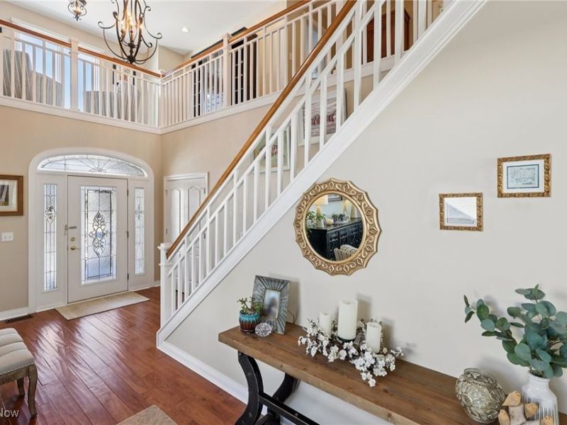 604 Burgess Circle, Aurora, OH 44202 Photo 2