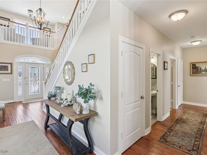 604 Burgess Circle, Aurora, OH 44202 Photo 3