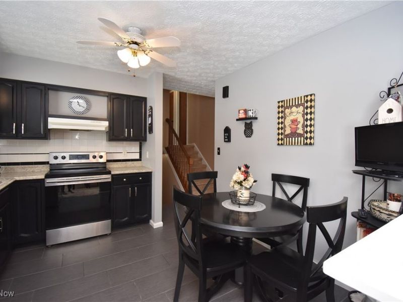 601 Wendemere Drive, Hubbard, OH 44425 Photo 11