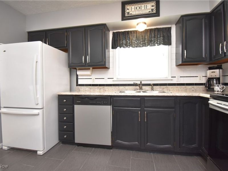 601 Wendemere Drive, Hubbard, OH 44425 Photo 14