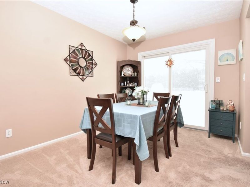 601 Wendemere Drive, Hubbard, OH 44425 Photo 8