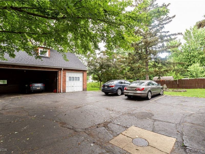 1392 Sheffield Road, Unit 3, Cleveland, OH 44121 Photo 13