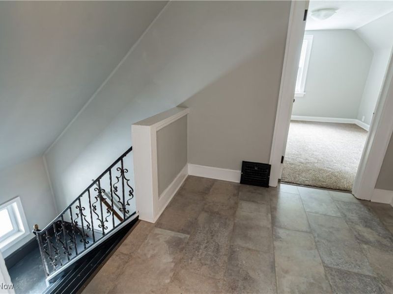 1392 Sheffield Road, Unit 3, Cleveland, OH 44121 Photo 2