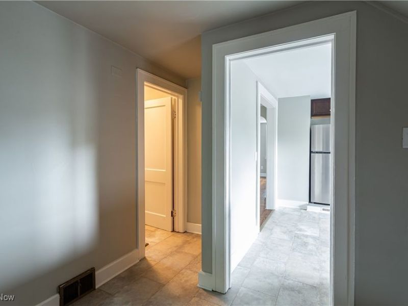 1392 Sheffield Road, Unit 3, Cleveland, OH 44121 Photo 9