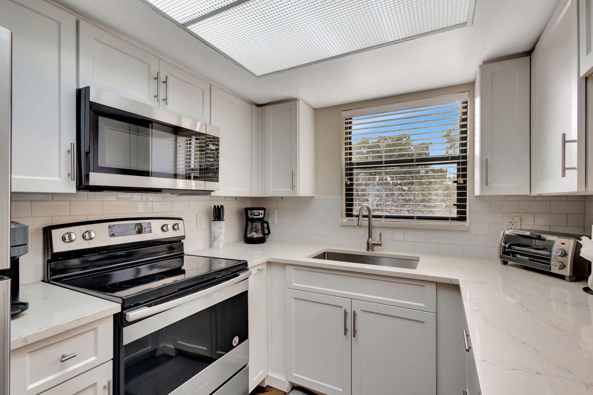 600 Uno Lago Drive, Unit 205, Juno Beach, FL 33408 Photo