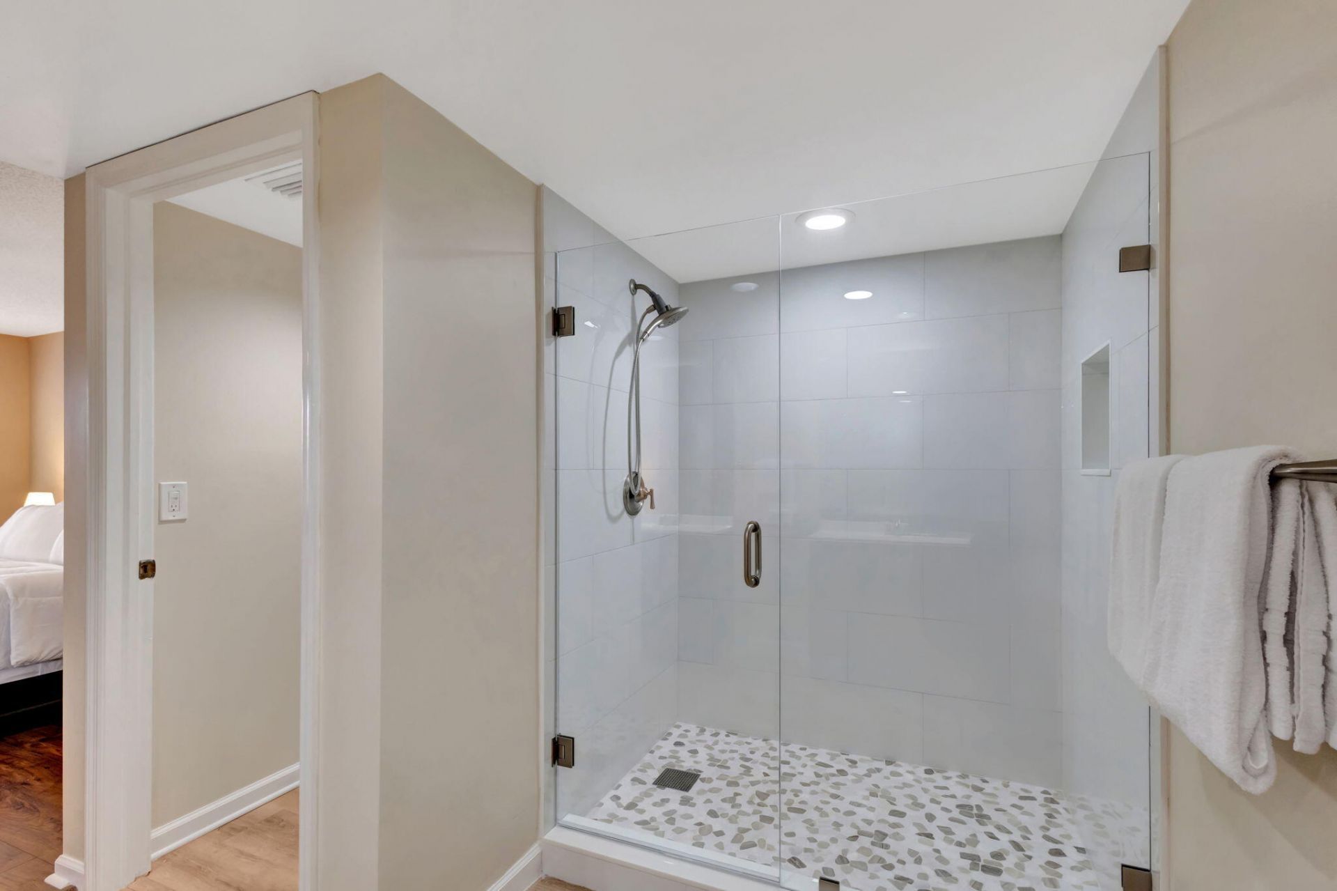 600 Uno Lago Drive, Unit 205, Juno Beach, FL 33408 Photo