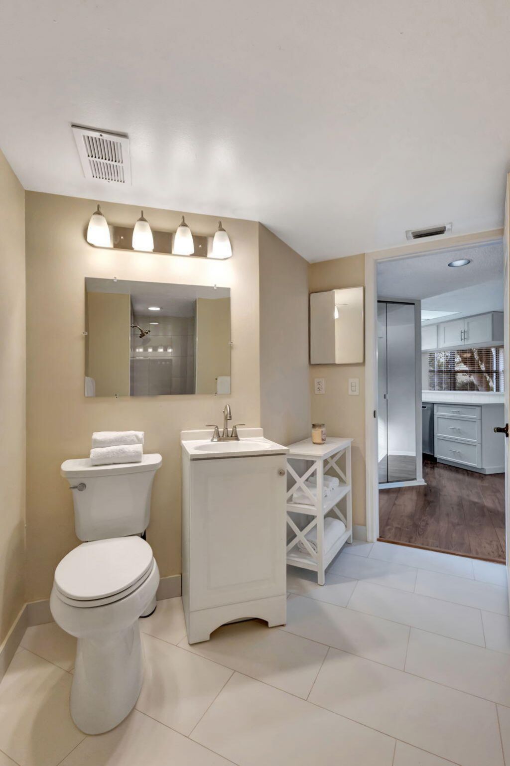 600 Uno Lago Drive, Unit 205, Juno Beach, FL 33408 Photo