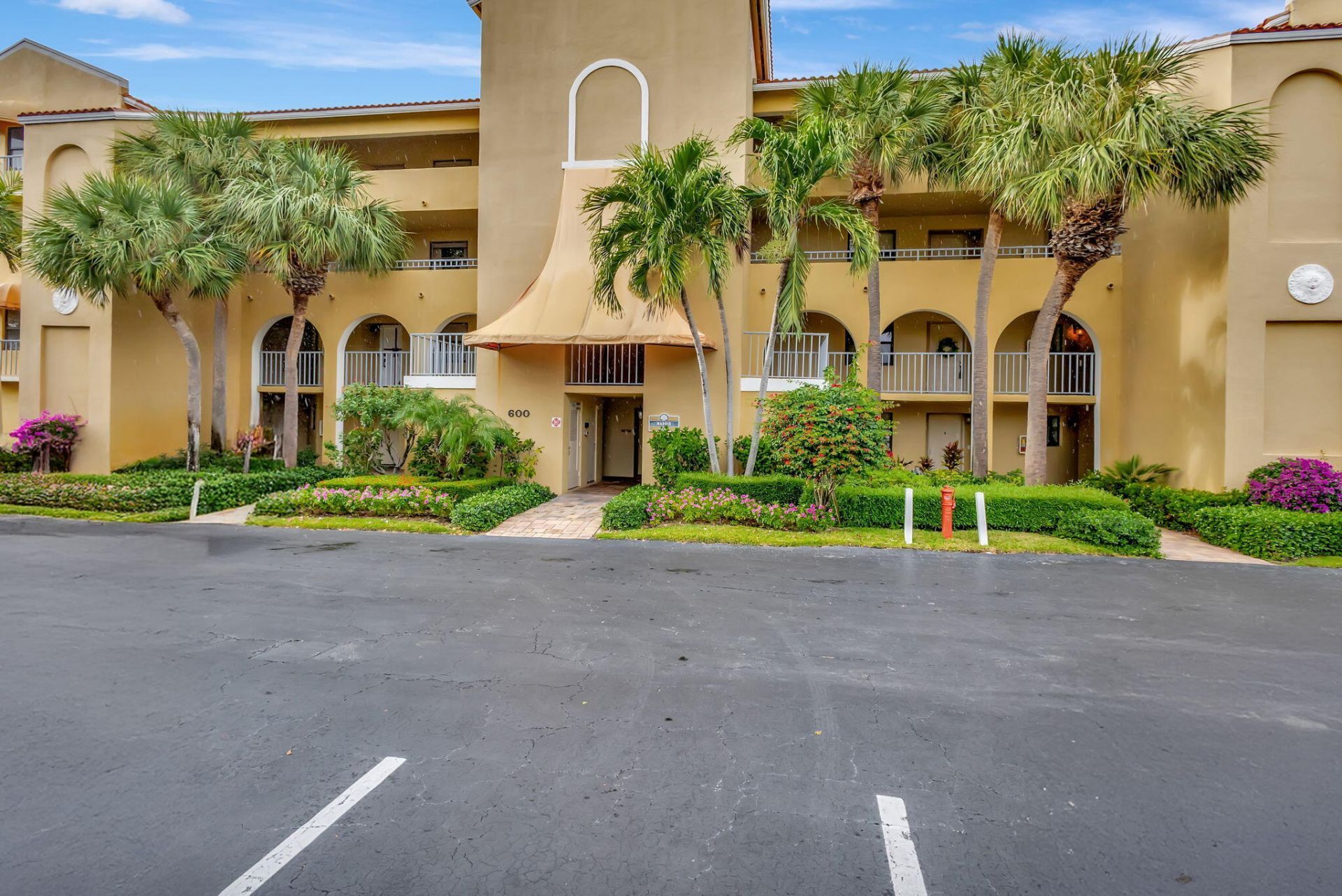 600 Uno Lago Drive, Unit 205, Juno Beach, FL 33408 Photo