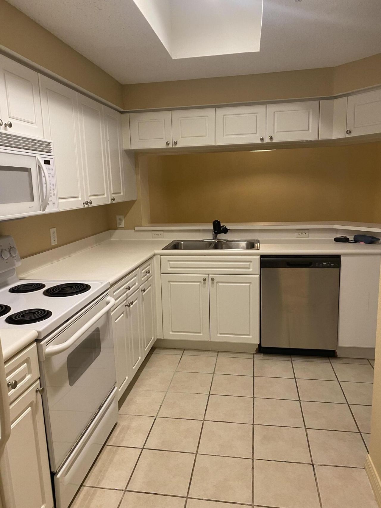 2730 Anzio Court, Unit 204, Palm Beach Gardens, FL 33410 Photo