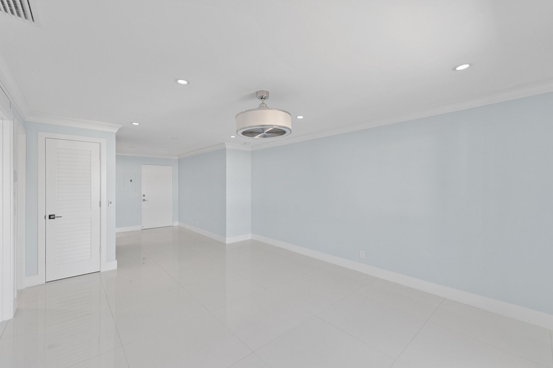 3220 Bayview Drive, Unit 302, Fort Lauderdale, FL 33306 Photo