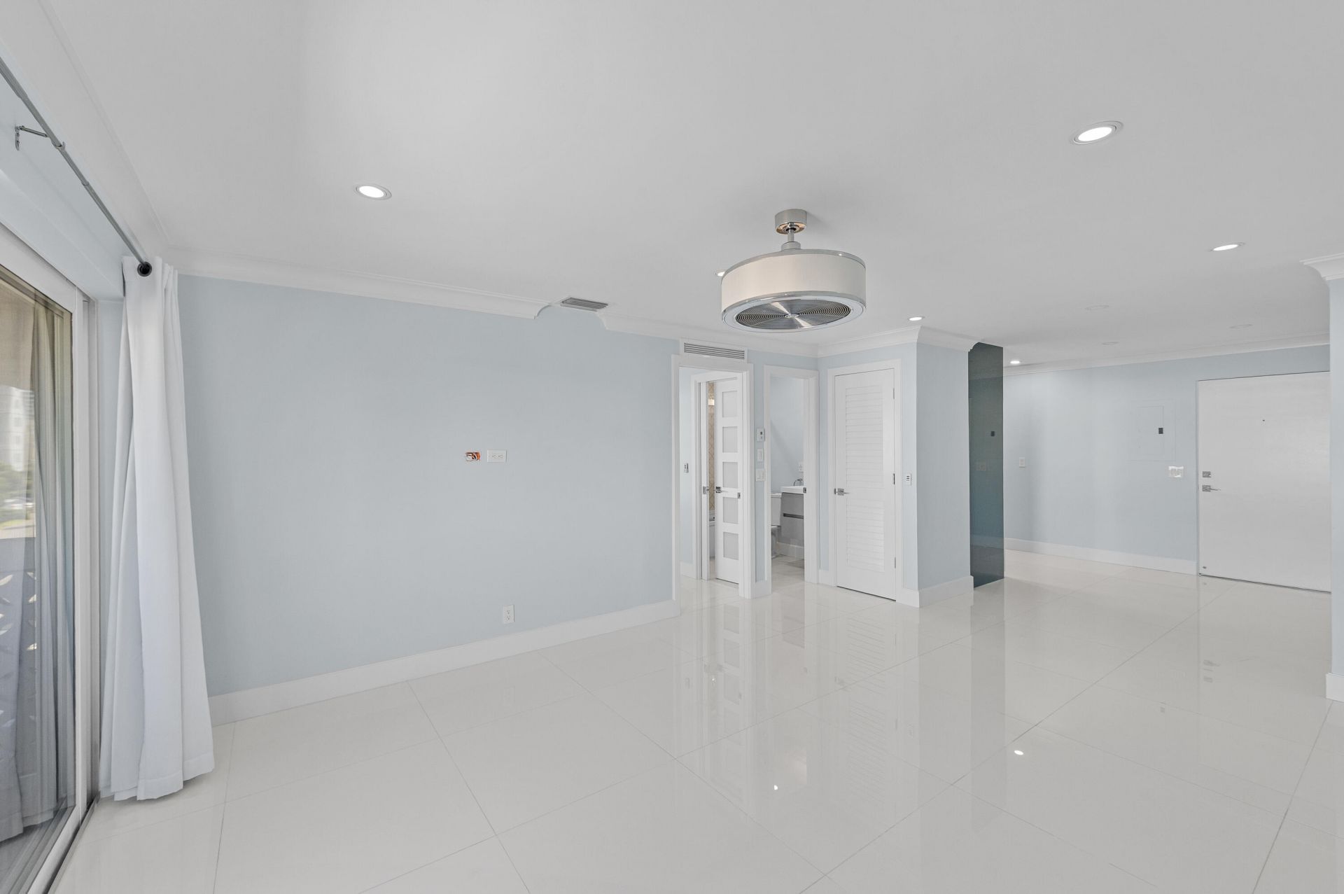 3220 Bayview Drive, Unit 302, Fort Lauderdale, FL 33306 Photo