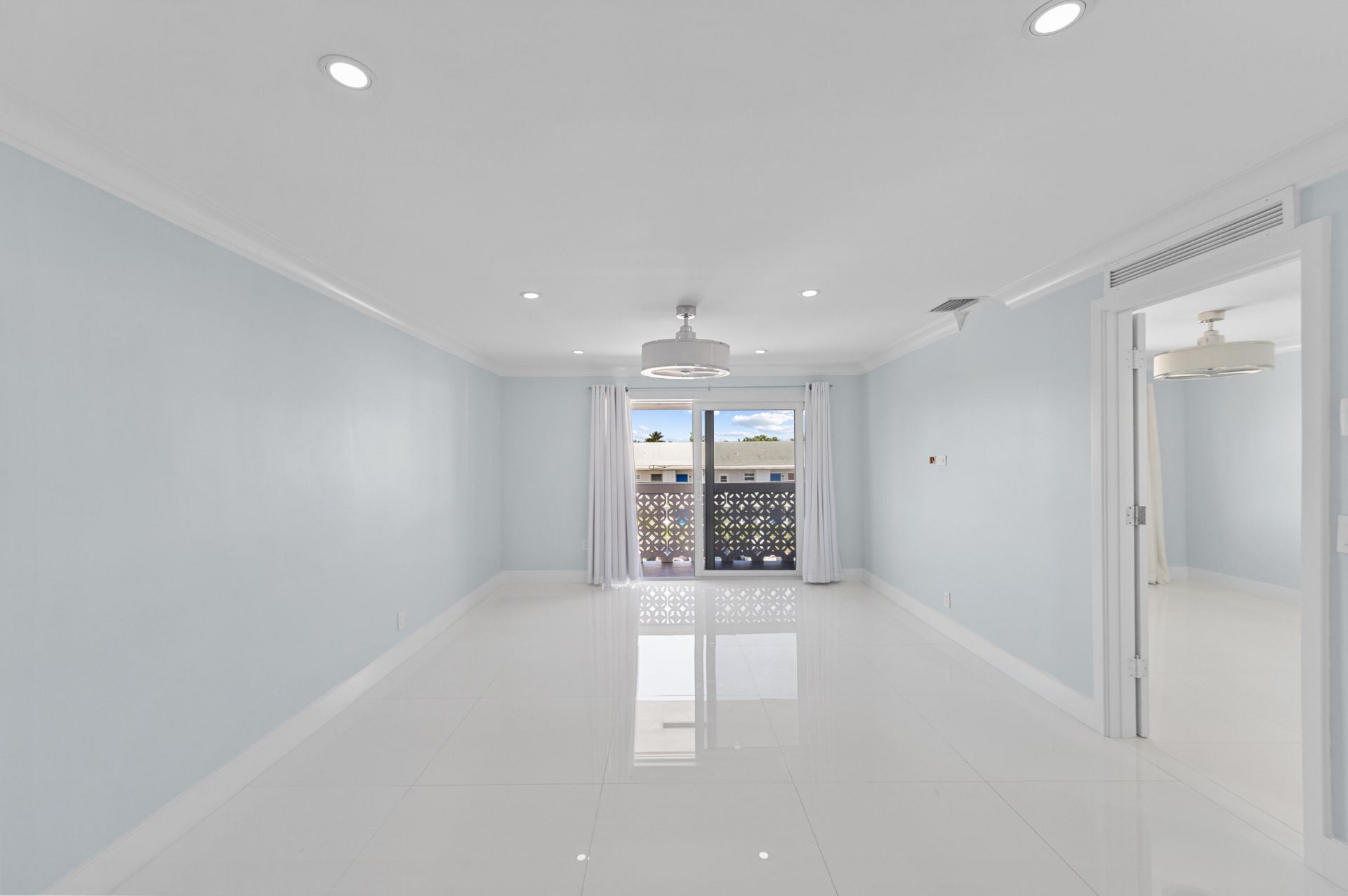 3220 Bayview Drive, Unit 302, Fort Lauderdale, FL 33306 Photo