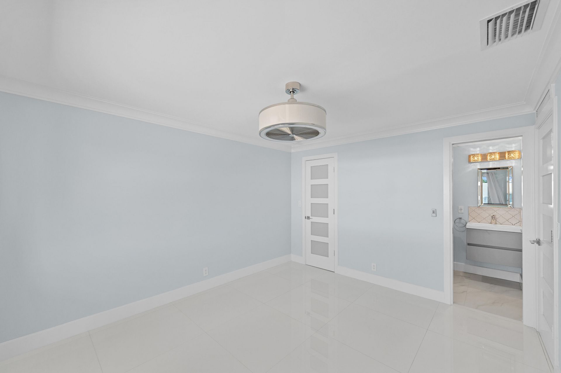 3220 Bayview Drive, Unit 302, Fort Lauderdale, FL 33306 Photo