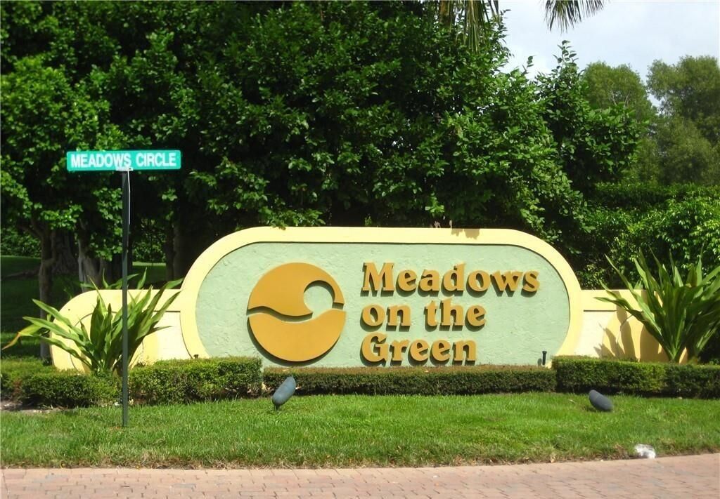 709 Meadows Circle, Boynton Beach, FL 33436 Photo