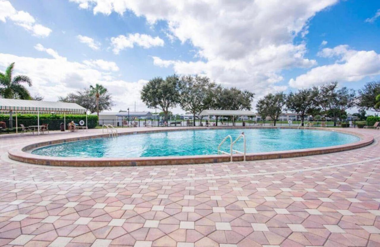 63 Windsor C, West Palm Beach, FL 33417 Photo