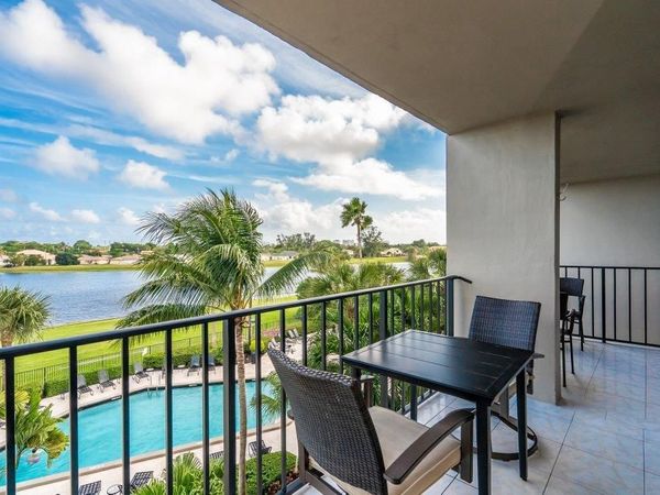 1830 Embassy Drive, Unit 411, West Palm Beach, FL 33401