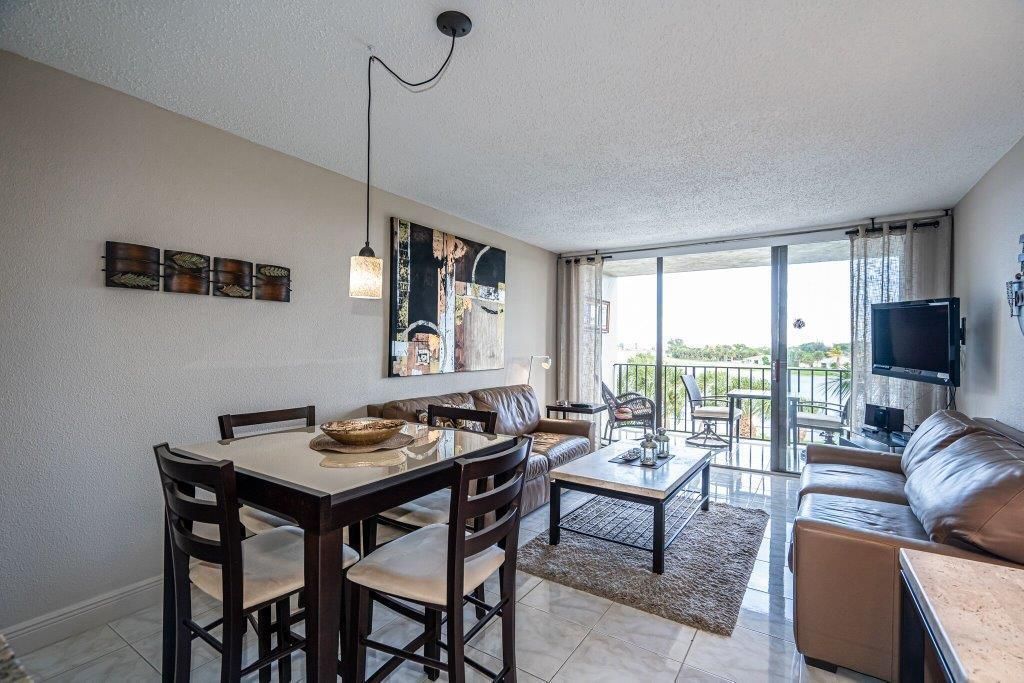 1830 Embassy Drive, Unit 411, West Palm Beach, FL 33401 Photo