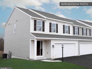 733 FAWN WAY, Unit LOT 28, PENNSBURG, PA 18073