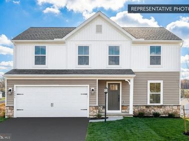 PIN OAK PLAN AT THE SEASONS, DOVER, PA 17315