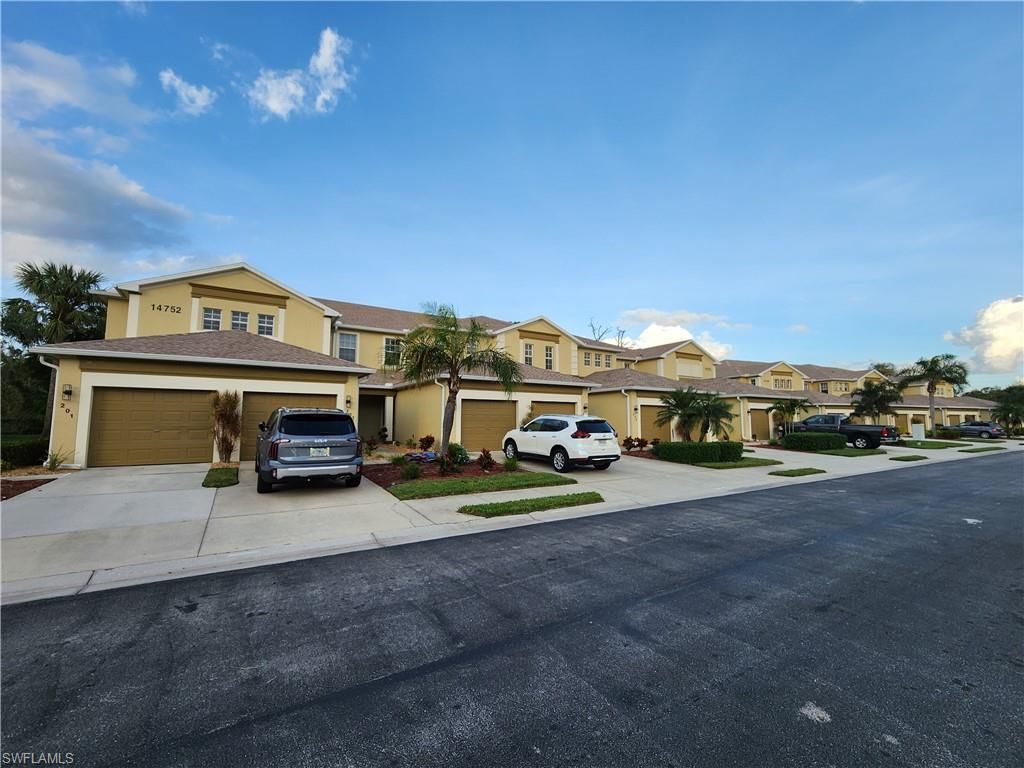 14752 Calusa Palms Dr, Unit 202, Fort Myers, FL 33919 Photo